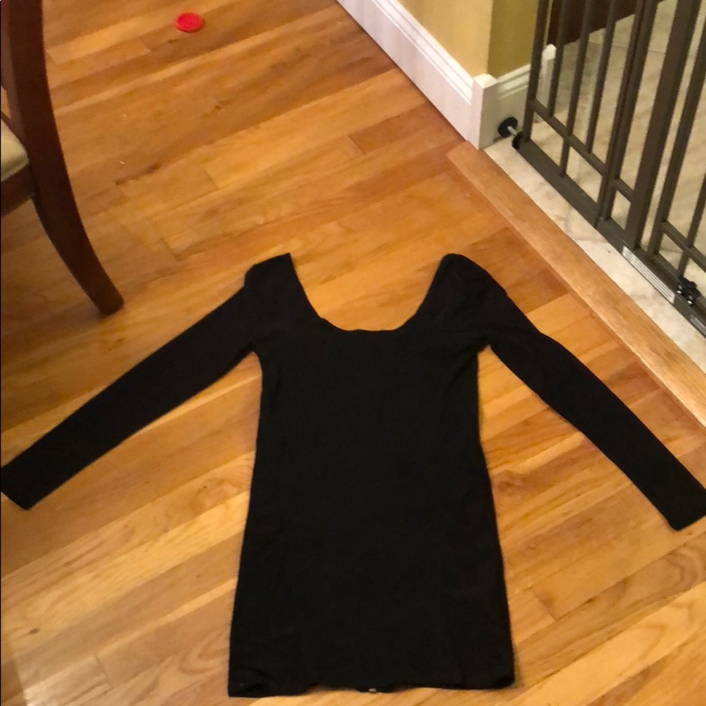 Blaque label Mesh sleeve dress with zipper back.